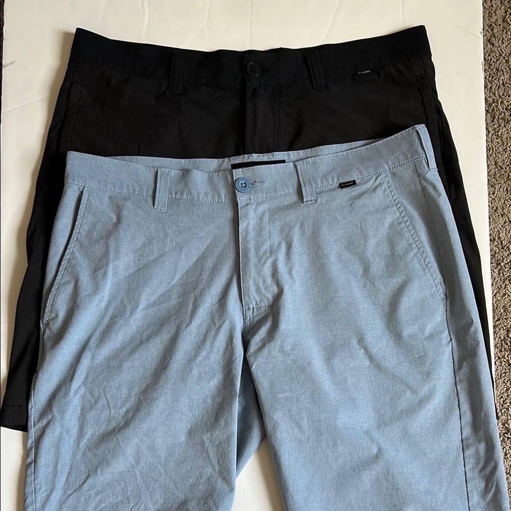Travis Mathew Golf Shorts 2 pair Beck Short Black and Blue Stretch Sz 34